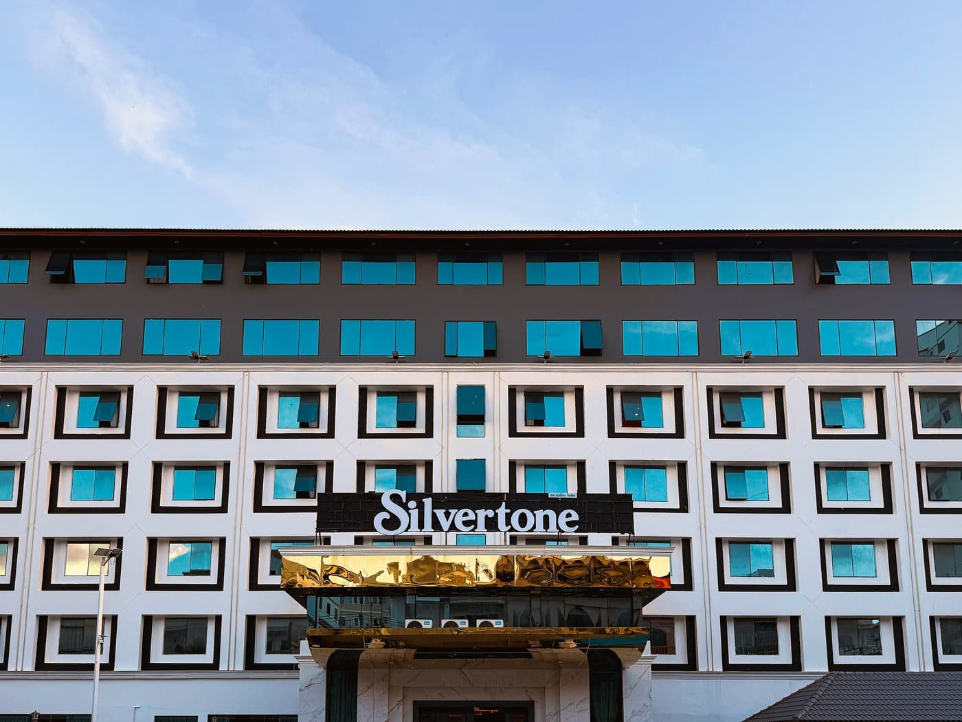 Silvertone Hotel Pattaya modern hotel entrance and exterior